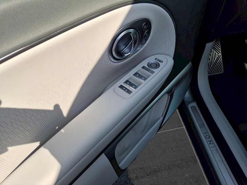Hyundai Ioniq 9 IONIQ 9 Calligraphy 110kWh 4WD 7Stz
