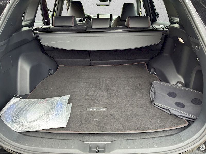 Suzuki Across 2.5 Plug-in Hybrid Flash E-Four