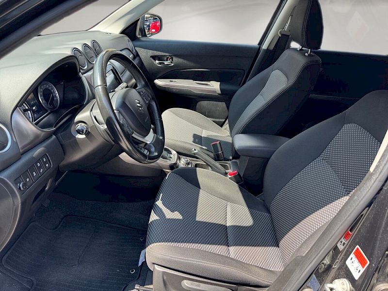 Suzuki Vitara 1,4 AllGrip Shine Aut. *8-fach Bereifung*