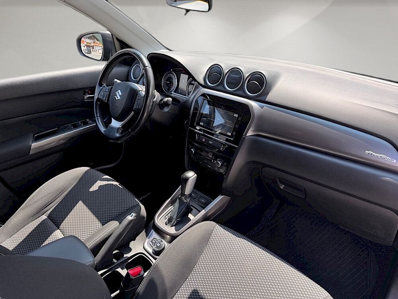Suzuki Vitara 1,4 AllGrip Shine Aut. *8-fach Bereifung*