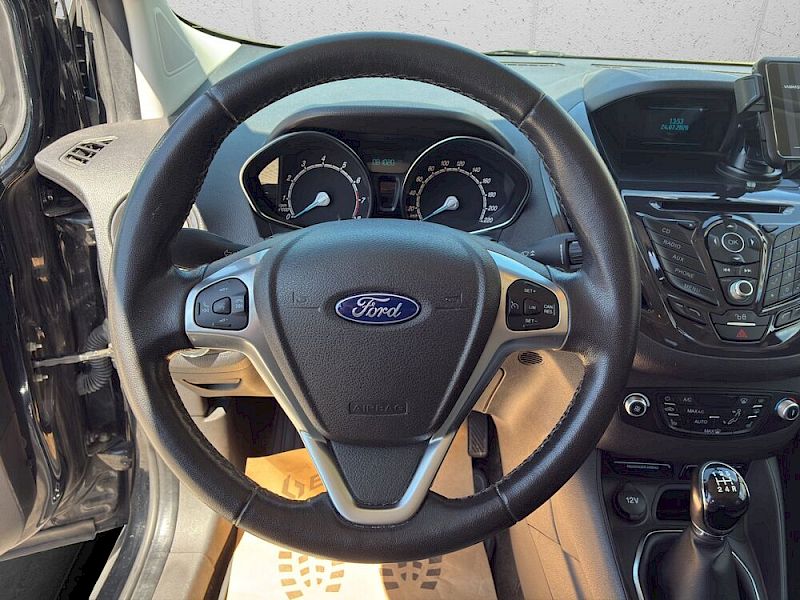 Ford Tourneo Courier Titanium